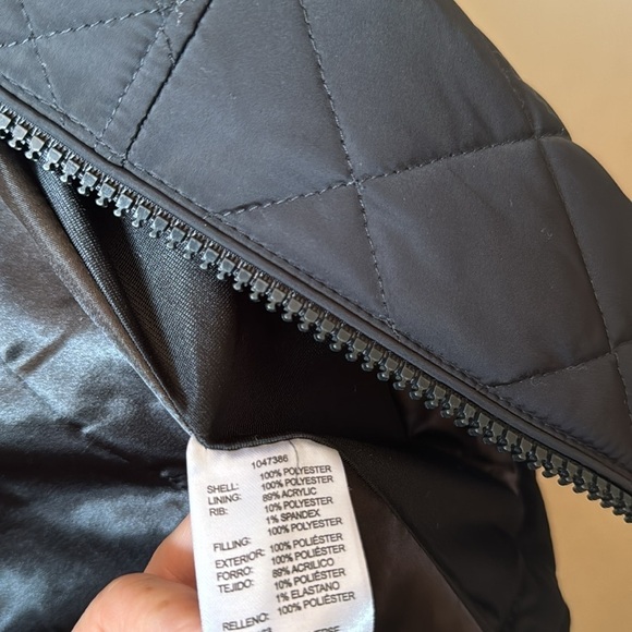 Andrew Marc Quilted Black Vest Size Medium - Picture 5 of 5
